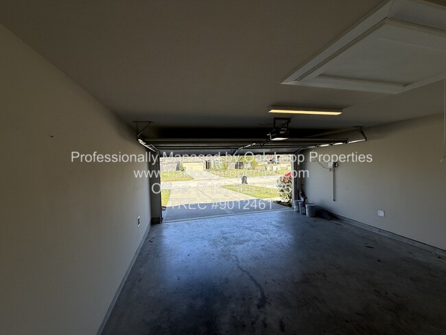 Building Photo - New Caney