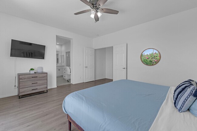 Building Photo - 47383 Bahama Ct