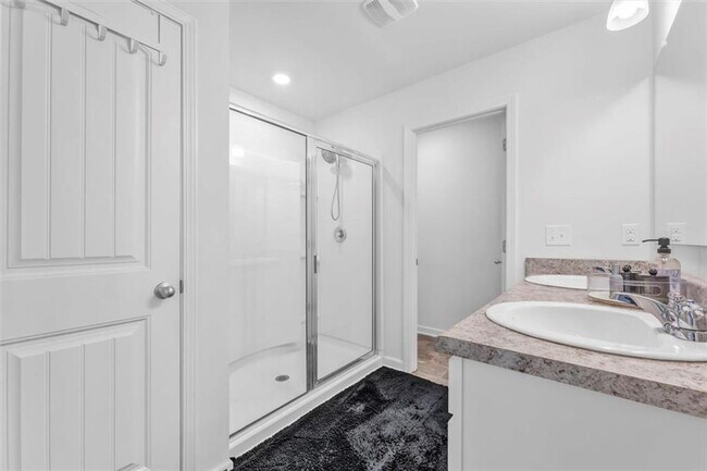 Building Photo - 5668 Union Pointe Dr