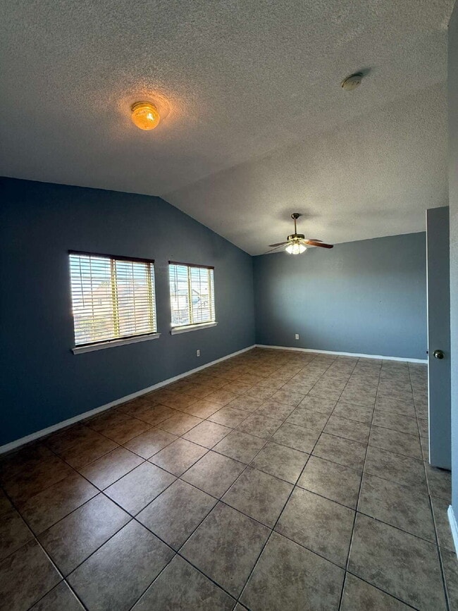 Building Photo - 14157 Tierra Delfin Dr