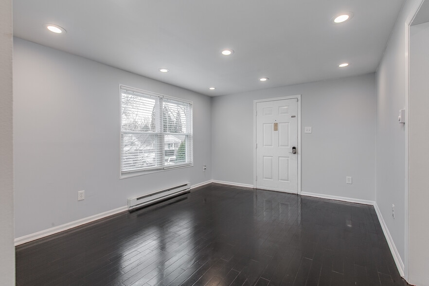 Building Photo - 408 Sherman Ave