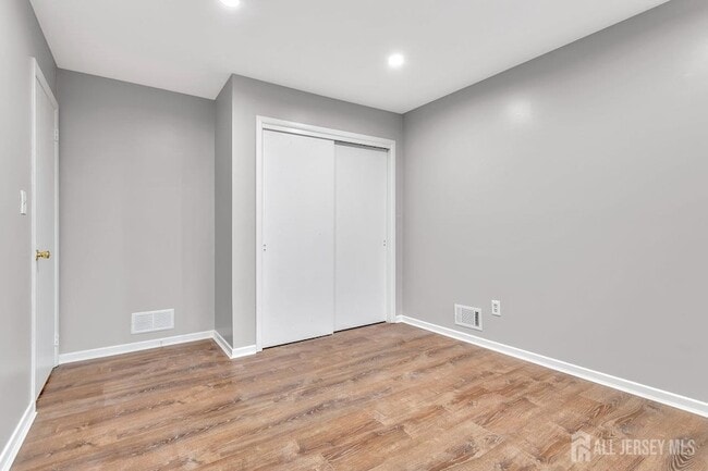 Building Photo - 118 Arlington Ave