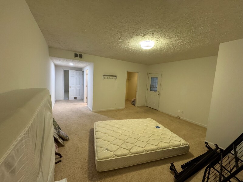 Building Photo - 1112 Greywood Dr