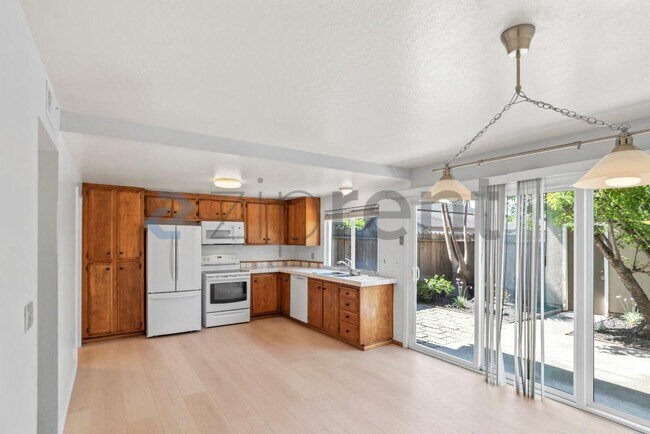 Building Photo - 1030 Gull Ave