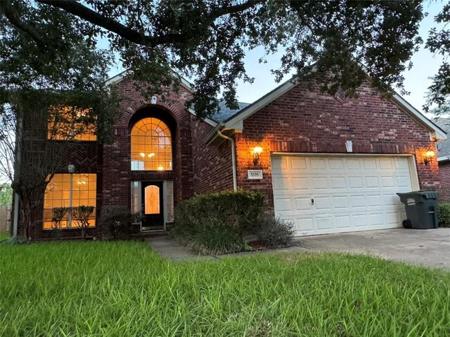 Building Photo - 3335 Southdown Dr