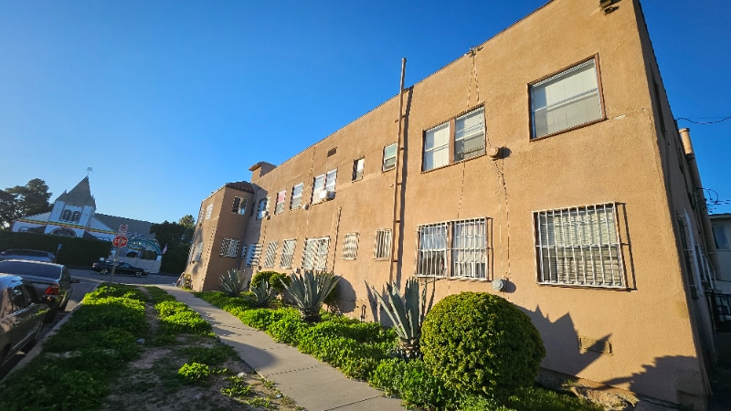 Building Photo - 4530 Normandie Ave