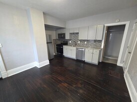 Building Photo - 2321 Ashland Ave