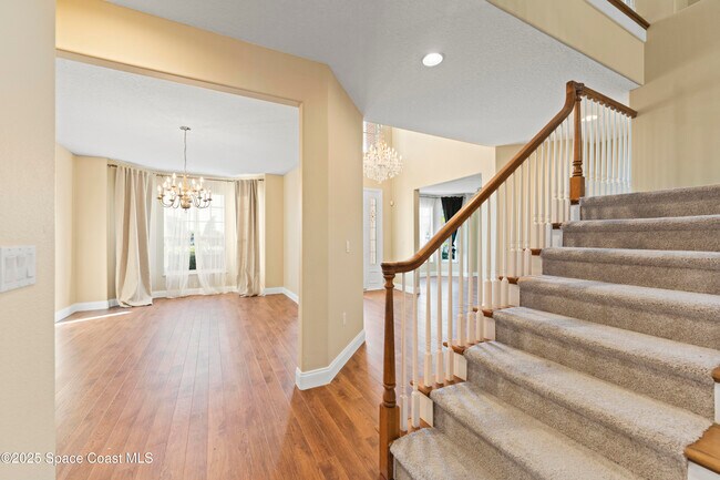 Building Photo - 500 Hidden Hollow Dr