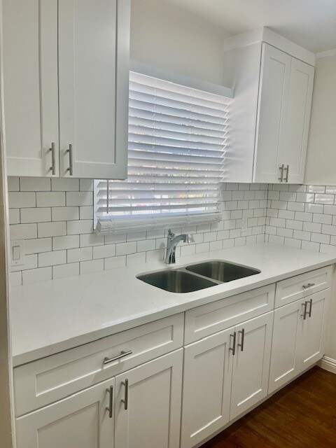 Kitchen - 4435 E Ocean Blvd