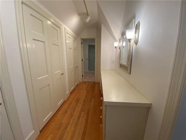 Building Photo - 61 Ledge Rd