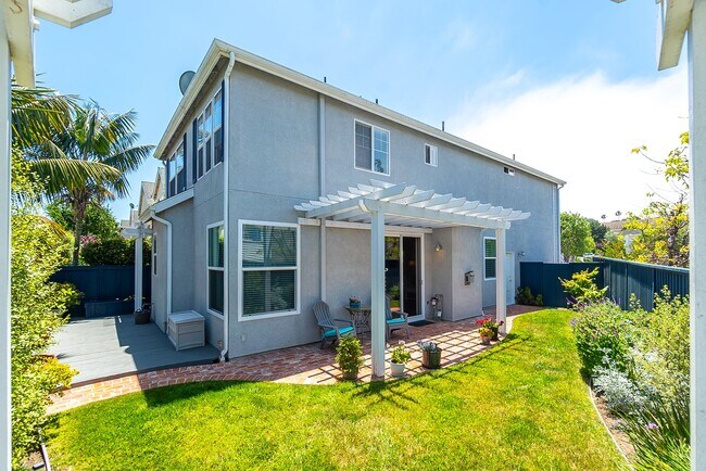 Building Photo - Quiet and Private 3 Bedroom Home in The Cape Community!