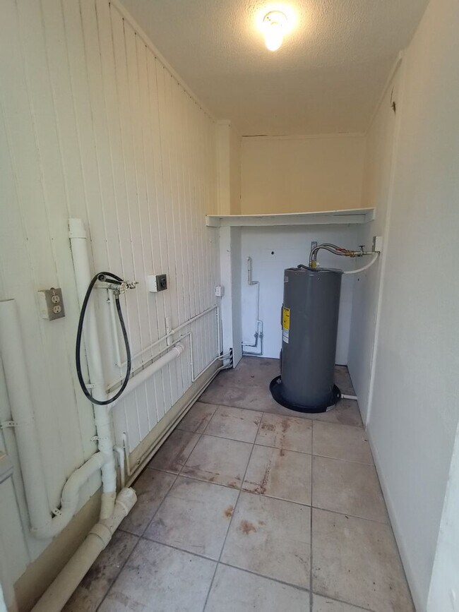 Building Photo - 3115 Prince Dr