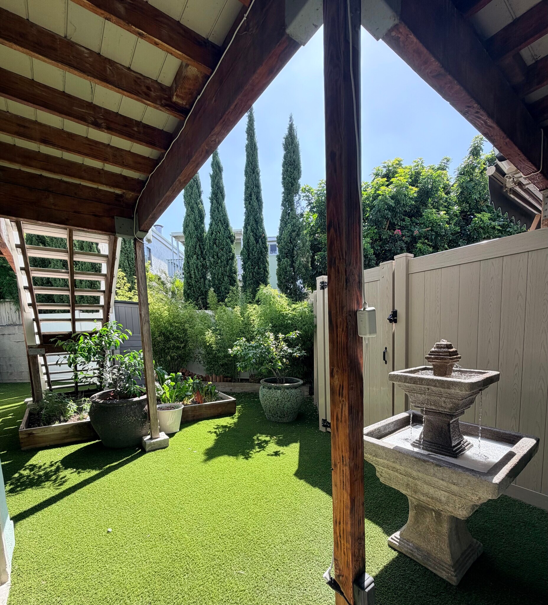 Building Photo - 1048 4th St