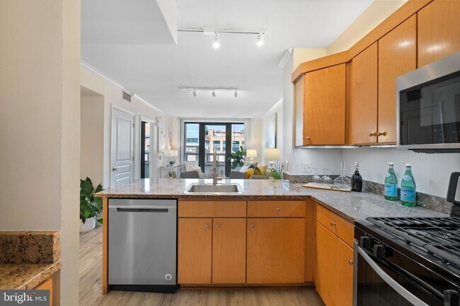 Building Photo - 631 D St NW