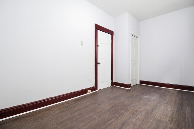 Building Photo - 35 W 52nd St