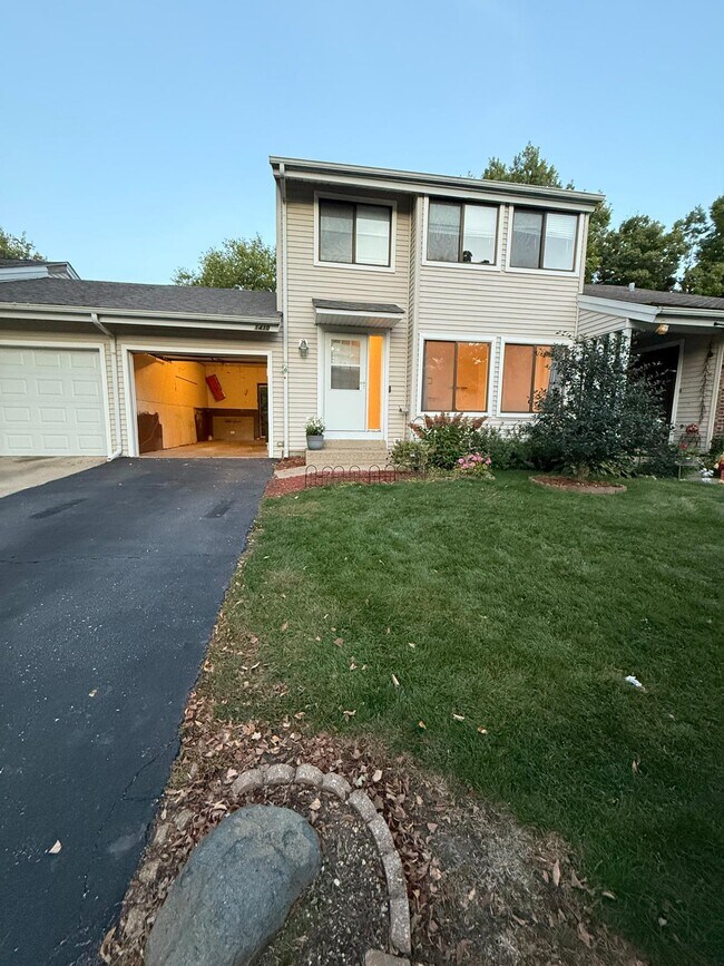 Building Photo - 1410 Whispering Springs Cir