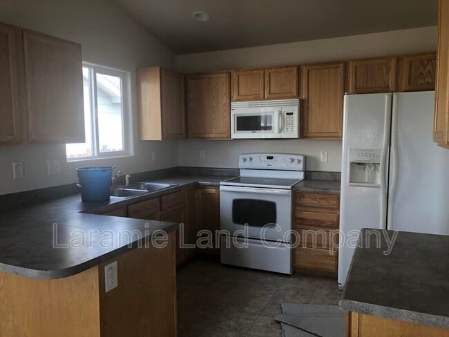 Building Photo - 1219 E Symons St