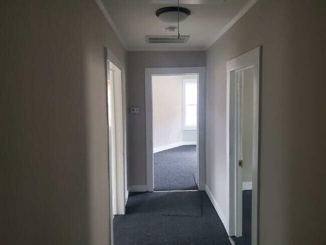 Building Photo - Newly remodeled home in Anderson SC