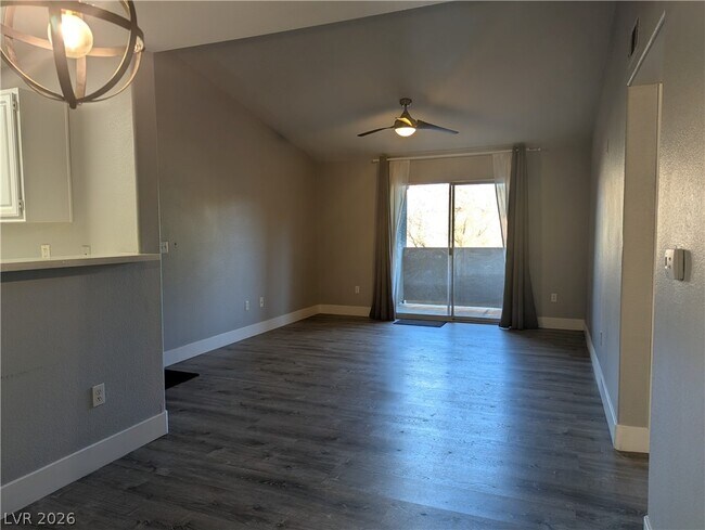 Building Photo - 555 E Silverado Ranch Blvd