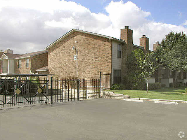 Community - Cimarron Place Apartments