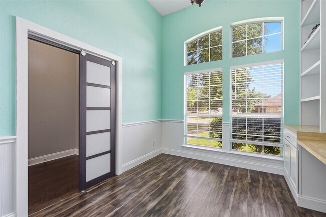 Building Photo - Home in Midlothian