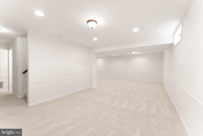Building Photo - 43205 Cardston Pl