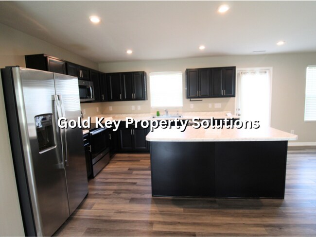 Building Photo - 9739 Oak Grove Dr