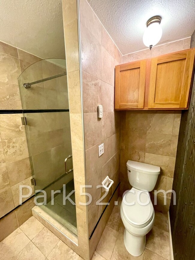 Building Photo - $500 off First Full Month! 2 Bedroom Tacom...