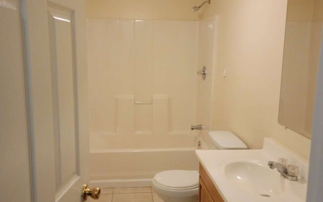 Building Photo - 423 Ballewtown Rd