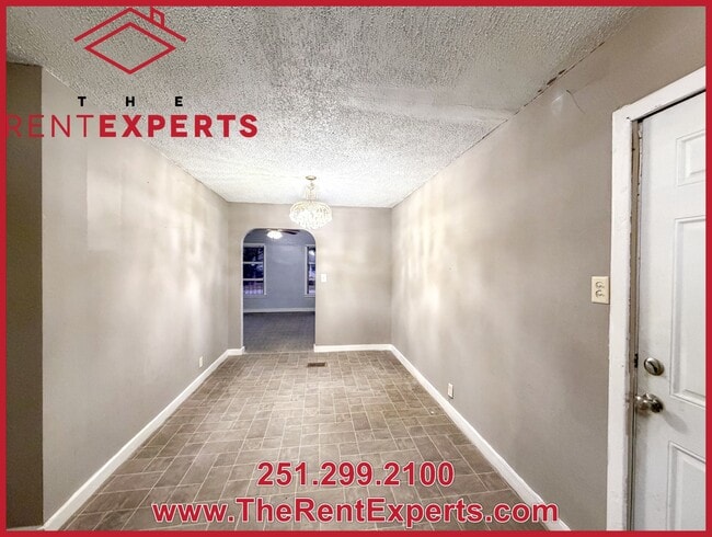 Building Photo - 100 Esplanade Ave