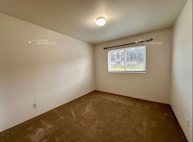 Building Photo - 402 Meadow Ct NW