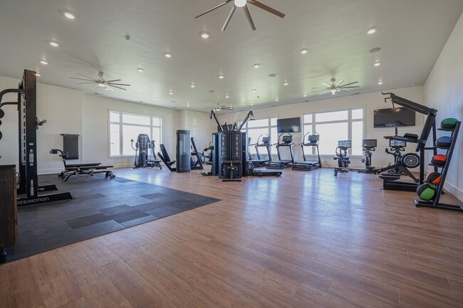 Building Photo - END UNIT - 3 BED 2.5 BATH LUXURY TOWNHOME ...
