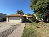 Building Photo - 749 Oak Brook Dr