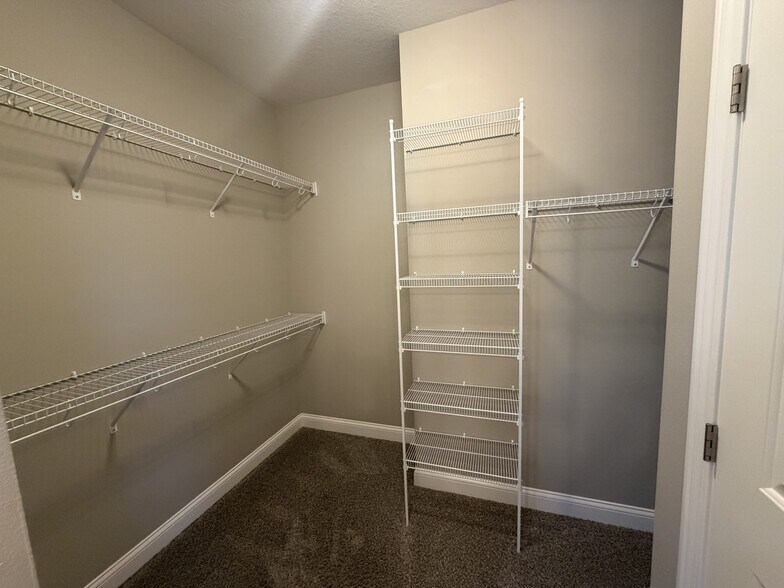 Building Photo - 3314 Cullen Dr
