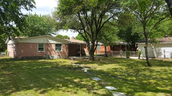 Building Photo - 10852 Cassandra Way