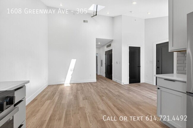 Building Photo - 1608 Greenway Ave