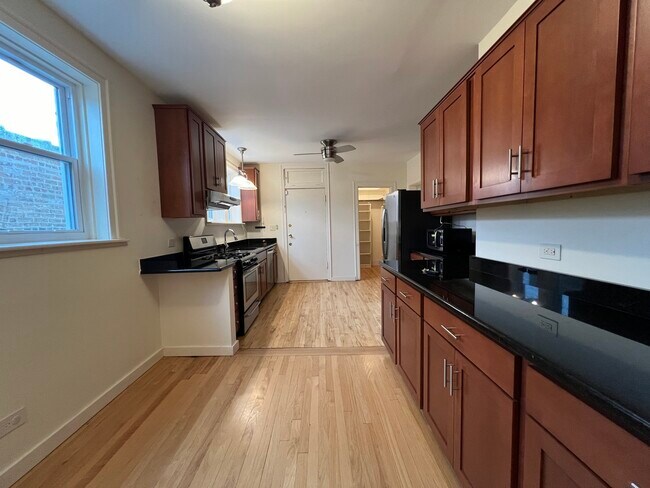 Building Photo - 6111 N Talman Ave