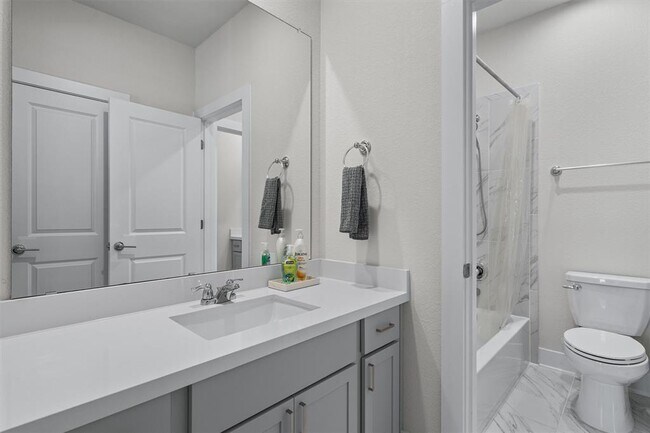 Building Photo - 5363 Orsini Blfs