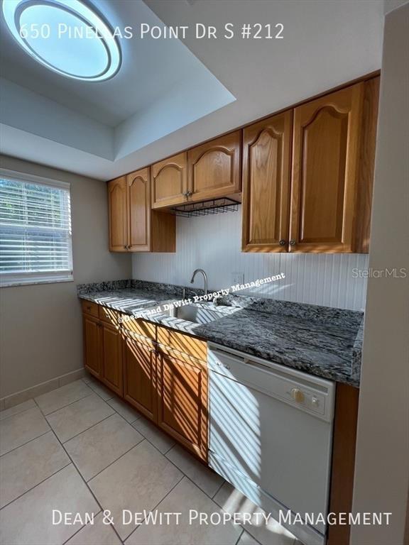 Building Photo - 650 Pinellas Point Dr S