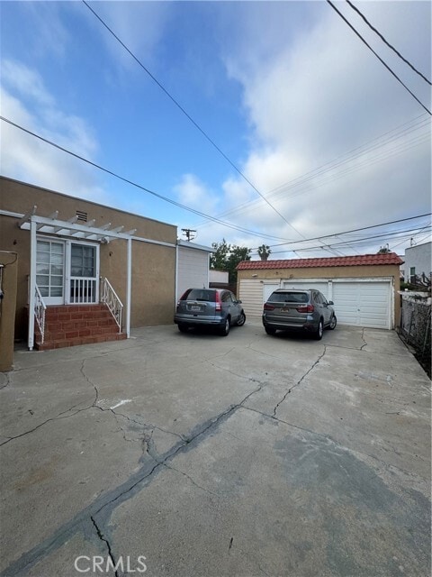 Building Photo - 1046 S Citrus Ave