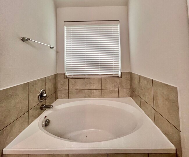 Building Photo - 23231 Twilight Oaks Ct