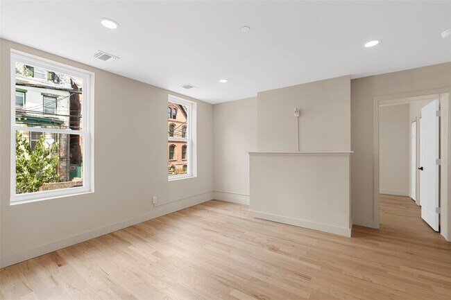 Building Photo - 135 3rd St