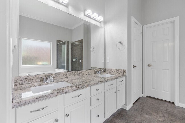 Building Photo - 42 Ebony Oaks Pl