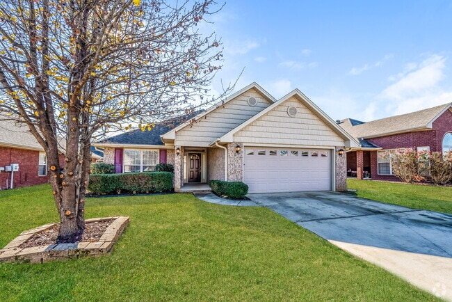 Building Photo - 4056 Cambridge Dr