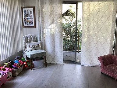 Building Photo - 1517 E Garfield Ave