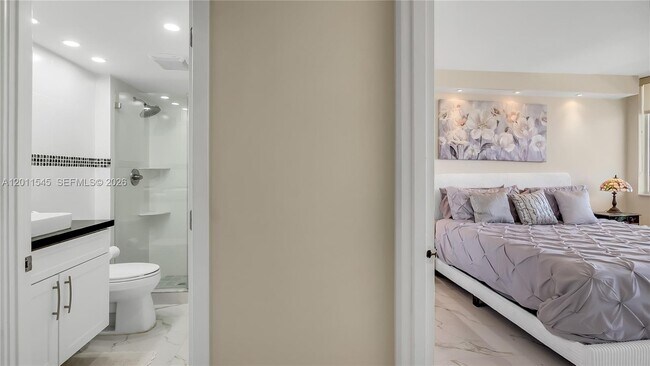 Building Photo - 3140 S Ocean Dr