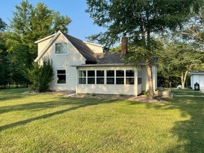 Building Photo - 12980 NW Sheldahl Dr