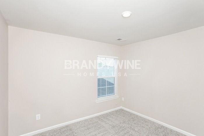 Building Photo - 506 Glenmanor Dr