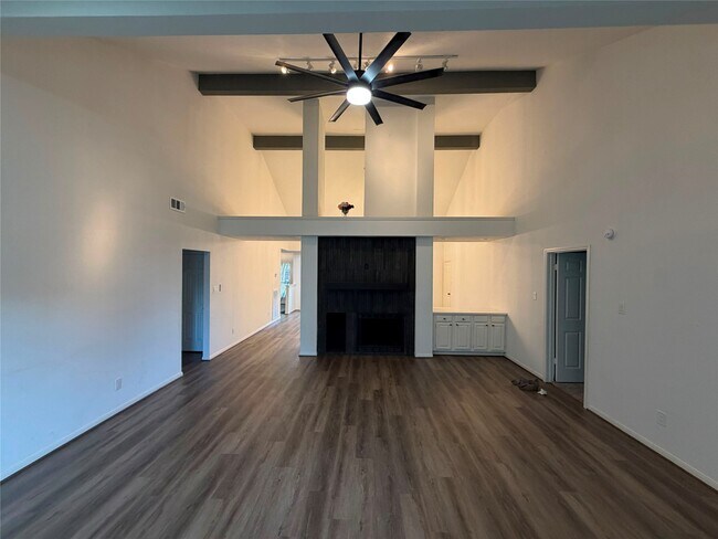 Building Photo - 2644 Hadley Cir