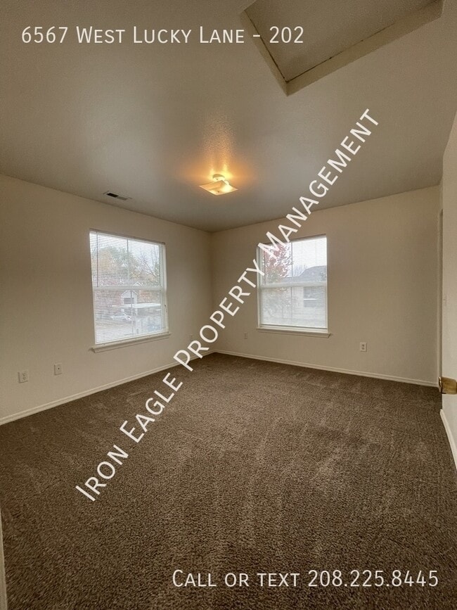 Building Photo - 6567 W Lucky Ln